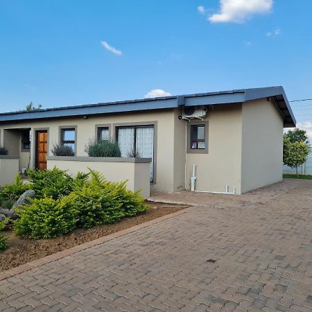 Village Kulture - Guest House Rustenburg Exterior foto
