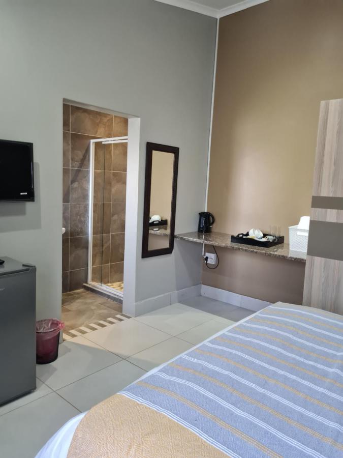 Village Kulture - Guest House Rustenburg Exterior foto