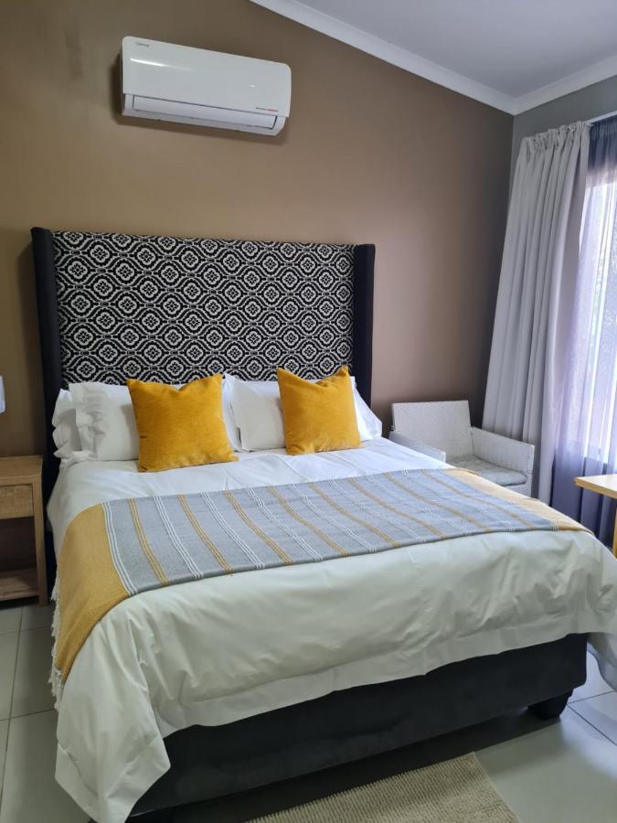 Village Kulture - Guest House Rustenburg Exterior foto