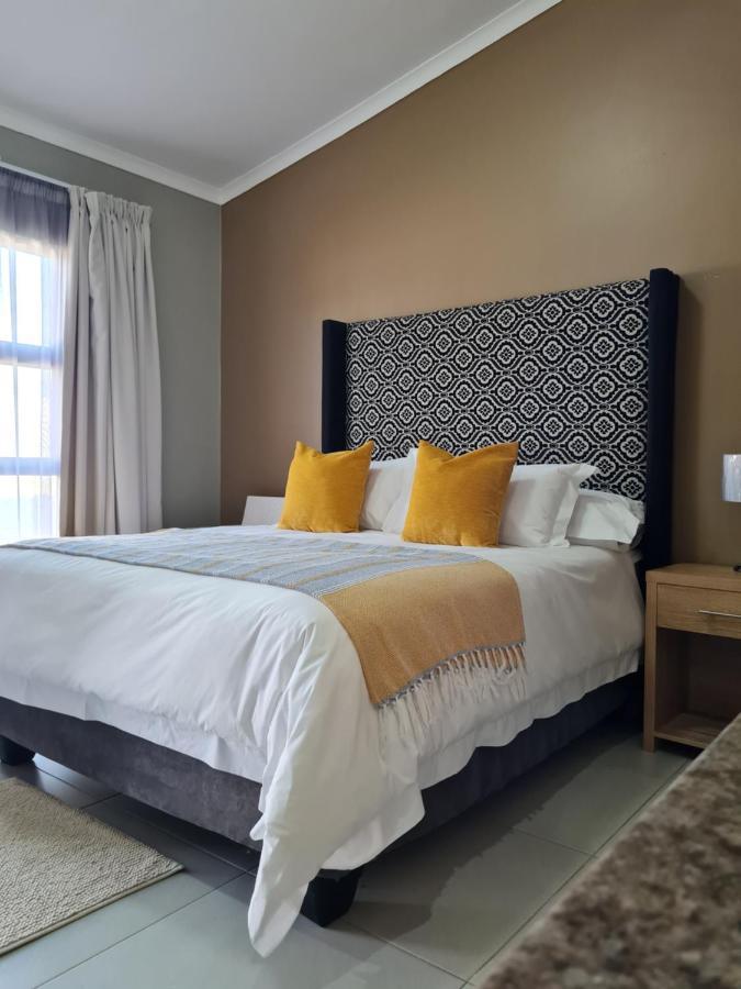 Village Kulture - Guest House Rustenburg Exterior foto