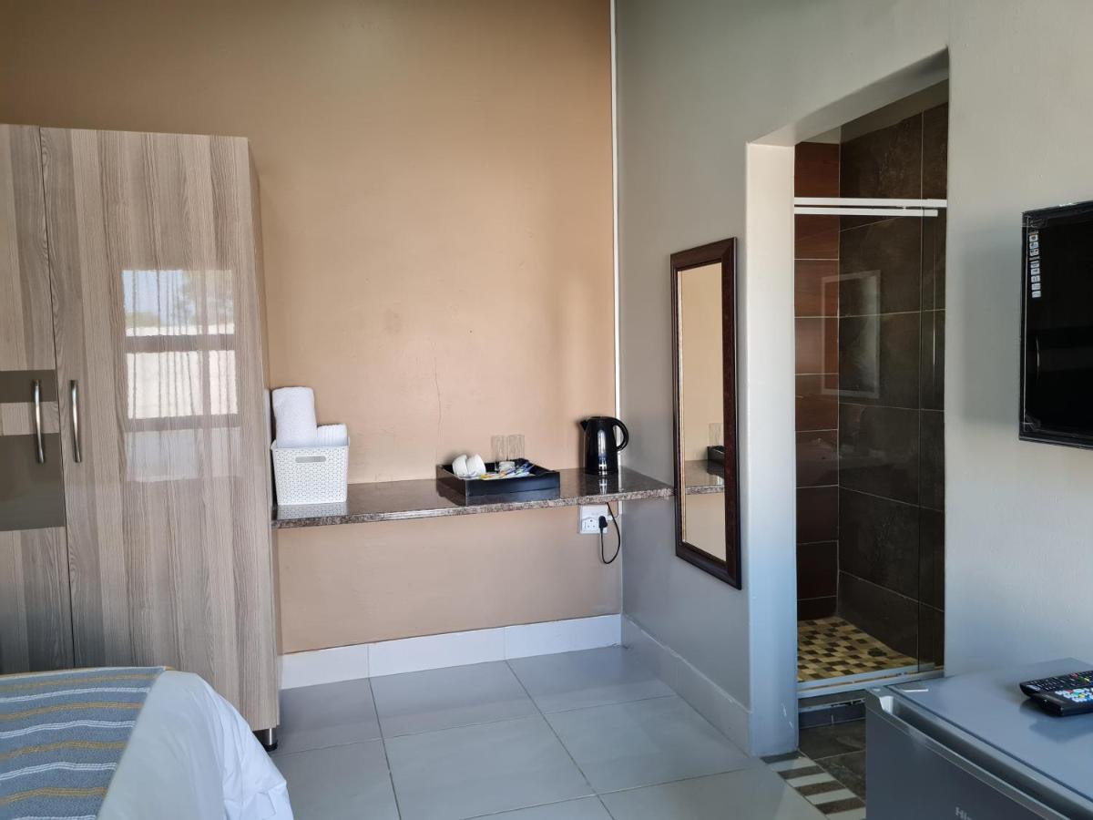 Village Kulture - Guest House Rustenburg Exterior foto