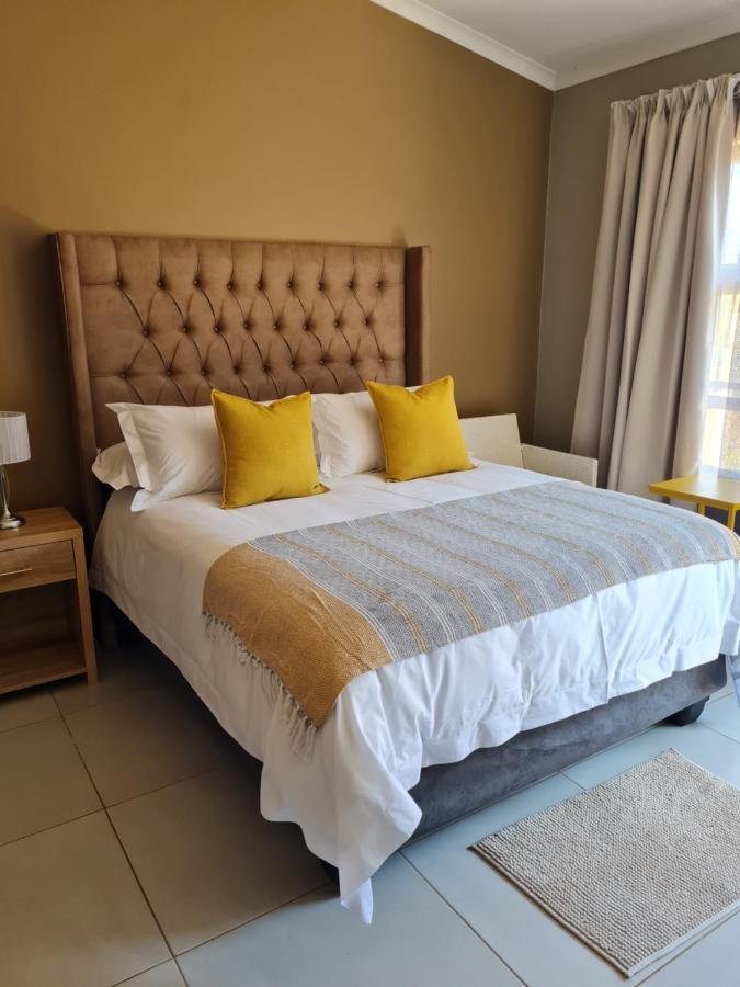 Village Kulture - Guest House Rustenburg Exterior foto