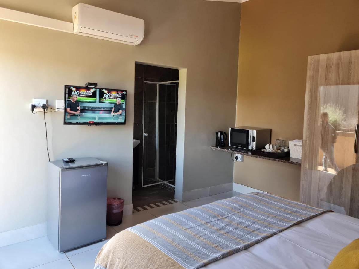 Village Kulture - Guest House Rustenburg Exterior foto