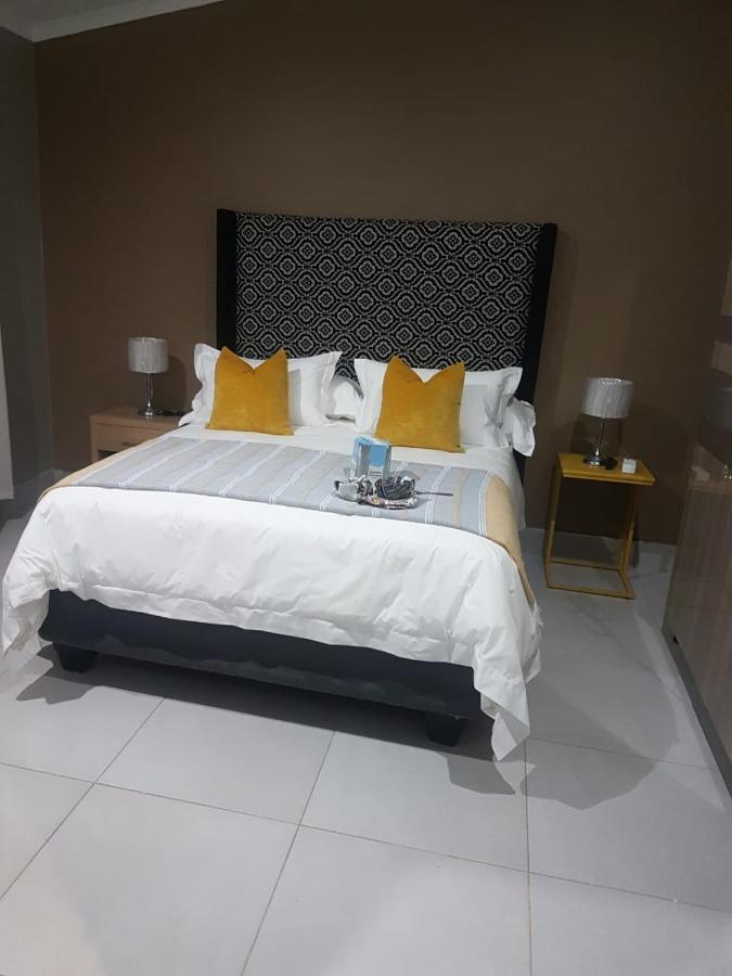 Village Kulture - Guest House Rustenburg Exterior foto